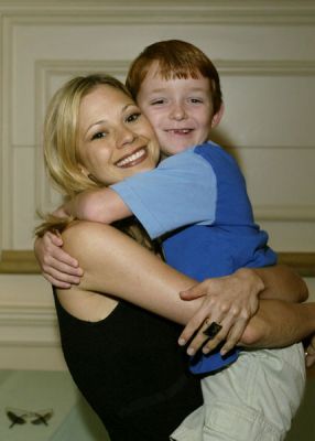 08252002_ABC_GH_Fan_Day001.jpg