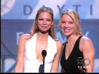 05162003_30th_Annual_Daytime_Emmy_Awards014.gif