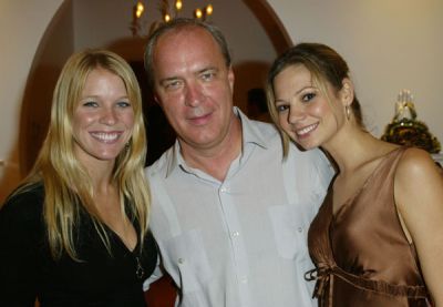 10142003_Nanette_LaPore_Boutique_Opening017.jpg