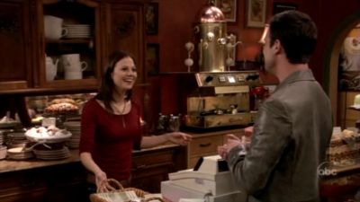 FREDDIE_-_E1X05_THE_WAR_OF_THE_ROSE_050.jpg