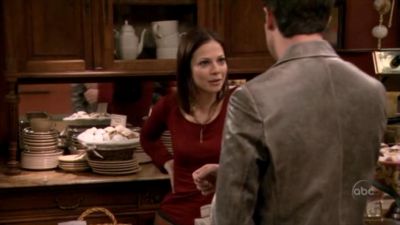 FREDDIE_-_E1X05_THE_WAR_OF_THE_ROSE_078.jpg