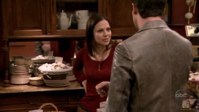 FREDDIE_-_E1X05_THE_WAR_OF_THE_ROSE_079.jpg