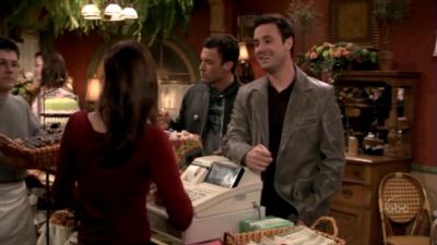 FREDDIE_-_E1X05_THE_WAR_OF_THE_ROSE_084.jpg