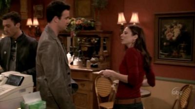 FREDDIE_-_E1X05_THE_WAR_OF_THE_ROSE_105.jpg