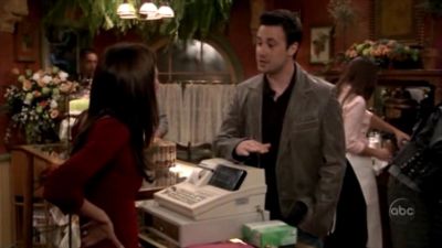 FREDDIE_-_E1X05_THE_WAR_OF_THE_ROSE_119.jpg
