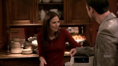 FREDDIE_-_E1X05_THE_WAR_OF_THE_ROSE_132.jpg