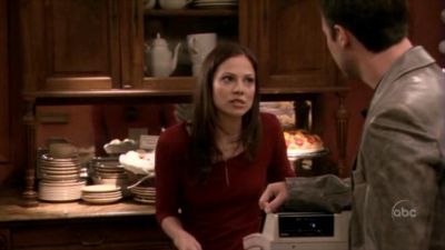 FREDDIE_-_E1X05_THE_WAR_OF_THE_ROSE_137.jpg
