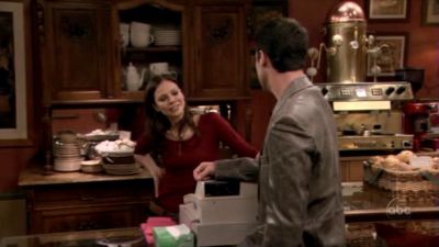 FREDDIE_-_E1X05_THE_WAR_OF_THE_ROSE_167.jpg