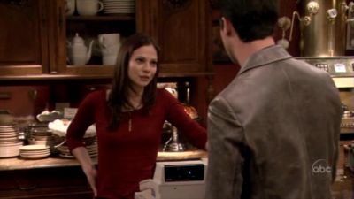 FREDDIE_-_E1X05_THE_WAR_OF_THE_ROSE_193.jpg
