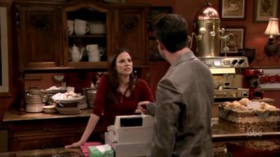 FREDDIE_-_E1X05_THE_WAR_OF_THE_ROSE_219.jpg