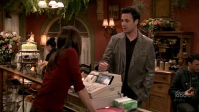 FREDDIE_-_E1X05_THE_WAR_OF_THE_ROSE_226.jpg