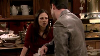 FREDDIE_-_E1X05_THE_WAR_OF_THE_ROSE_244.jpg