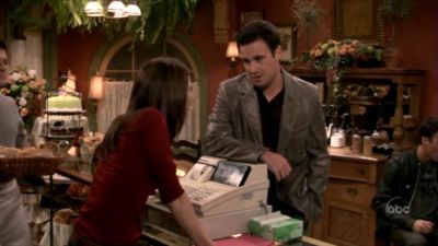 FREDDIE_-_E1X05_THE_WAR_OF_THE_ROSE_252.jpg