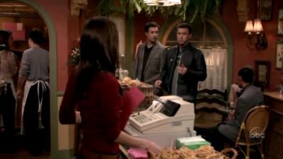 FREDDIE_-_E1X05_THE_WAR_OF_THE_ROSE_262.jpg
