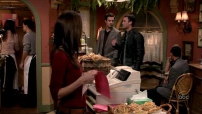 FREDDIE_-_E1X05_THE_WAR_OF_THE_ROSE_269.jpg