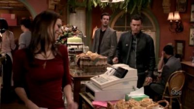 FREDDIE_-_E1X05_THE_WAR_OF_THE_ROSE_272.jpg