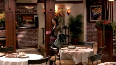 FREDDIE_-_E1X05_THE_WAR_OF_THE_ROSE_282.jpg