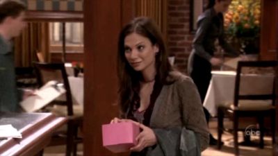 FREDDIE_-_E1X05_THE_WAR_OF_THE_ROSE_293.jpg
