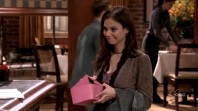 FREDDIE_-_E1X05_THE_WAR_OF_THE_ROSE_297.jpg