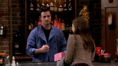 FREDDIE_-_E1X05_THE_WAR_OF_THE_ROSE_313.jpg