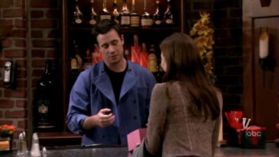 FREDDIE_-_E1X05_THE_WAR_OF_THE_ROSE_315.jpg