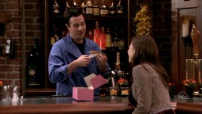 FREDDIE_-_E1X05_THE_WAR_OF_THE_ROSE_363.jpg
