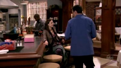 FREDDIE_-_E1X05_THE_WAR_OF_THE_ROSE_414.jpg