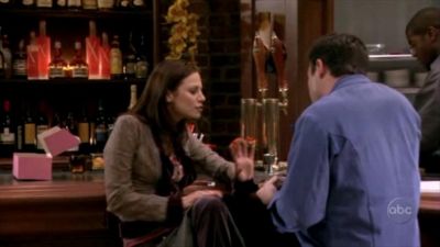 FREDDIE_-_E1X05_THE_WAR_OF_THE_ROSE_418.jpg