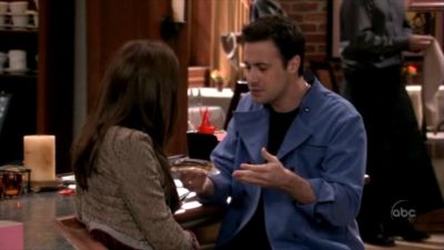 FREDDIE_-_E1X05_THE_WAR_OF_THE_ROSE_433.jpg