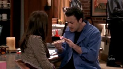 FREDDIE_-_E1X05_THE_WAR_OF_THE_ROSE_435.jpg