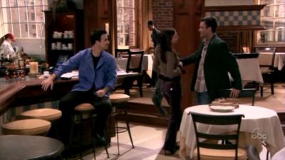 FREDDIE_-_E1X05_THE_WAR_OF_THE_ROSE_507.jpg