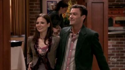 FREDDIE_-_E1X05_THE_WAR_OF_THE_ROSE_509.jpg
