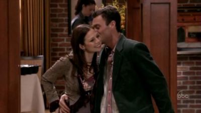 FREDDIE_-_E1X05_THE_WAR_OF_THE_ROSE_540.jpg