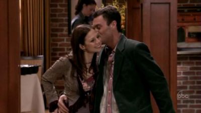 FREDDIE_-_E1X05_THE_WAR_OF_THE_ROSE_541.jpg