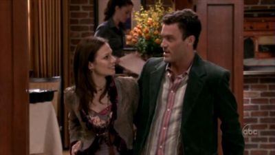 FREDDIE_-_E1X05_THE_WAR_OF_THE_ROSE_547.jpg