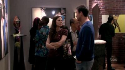 FREDDIE_-_E1X05_THE_WAR_OF_THE_ROSE_588.jpg