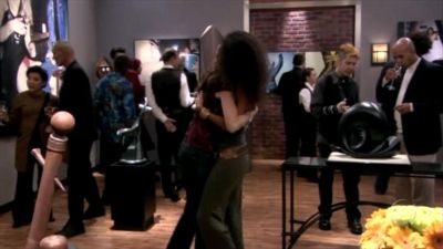 FREDDIE_-_E1X05_THE_WAR_OF_THE_ROSE_600.jpg