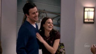 FREDDIE_-_E1X05_THE_WAR_OF_THE_ROSE_603.jpg