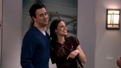 FREDDIE_-_E1X05_THE_WAR_OF_THE_ROSE_605.jpg