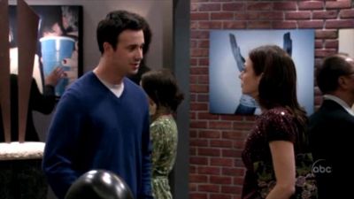 FREDDIE_-_E1X05_THE_WAR_OF_THE_ROSE_638.jpg