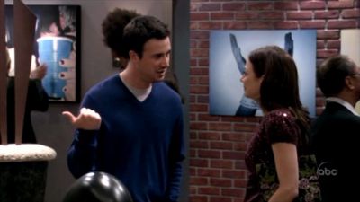 FREDDIE_-_E1X05_THE_WAR_OF_THE_ROSE_640.jpg