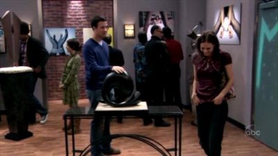 FREDDIE_-_E1X05_THE_WAR_OF_THE_ROSE_646.jpg