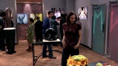 FREDDIE_-_E1X05_THE_WAR_OF_THE_ROSE_648.jpg