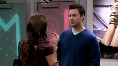 FREDDIE_-_E1X05_THE_WAR_OF_THE_ROSE_672.jpg
