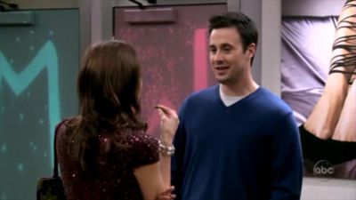 FREDDIE_-_E1X05_THE_WAR_OF_THE_ROSE_673.jpg