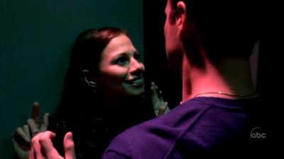 FREDDIE_-_E1X05_THE_WAR_OF_THE_ROSE_741.jpg