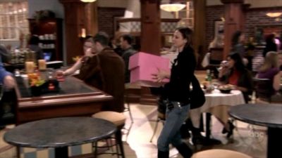 FREDDIE_-_E1X06_THE_ITALIAN_JOB_013.jpg