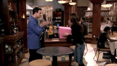 FREDDIE_-_E1X06_THE_ITALIAN_JOB_021.jpg