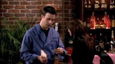 FREDDIE_-_E1X06_THE_ITALIAN_JOB_103.jpg