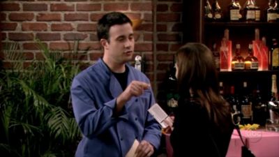 FREDDIE_-_E1X06_THE_ITALIAN_JOB_116.jpg